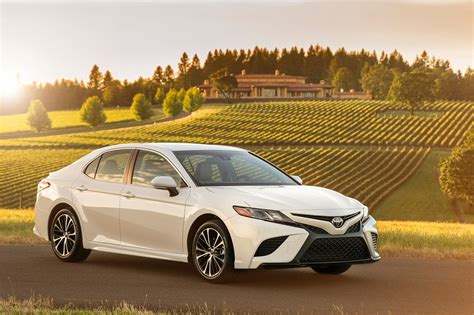 5-liter four-cylinder engine paired with an electric motor. . Edmunds toyota camry